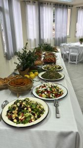 מגש אירוח קטן לפגישה ואירוח בקטנה - קייטרינג בוטיק חפצי